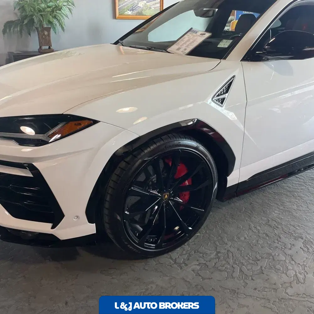 2022 Lamborghini Urus Base