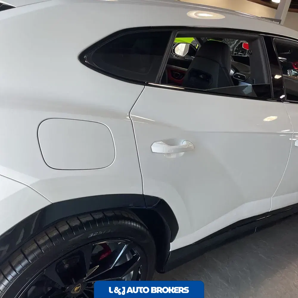 2022 Lamborghini Urus Base