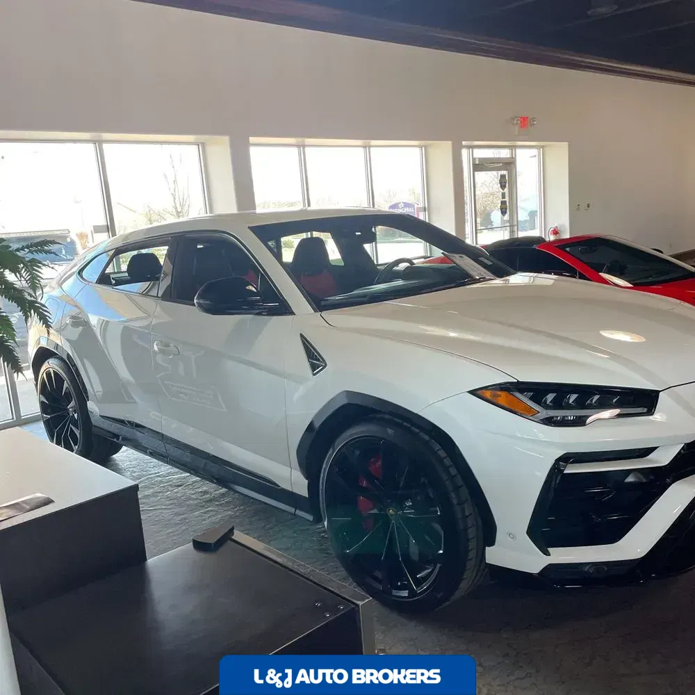 2022 Lamborghini Urus Base