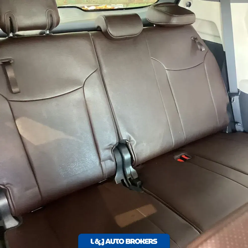 2023 Toyota Sienna Platinum 7-Passenger