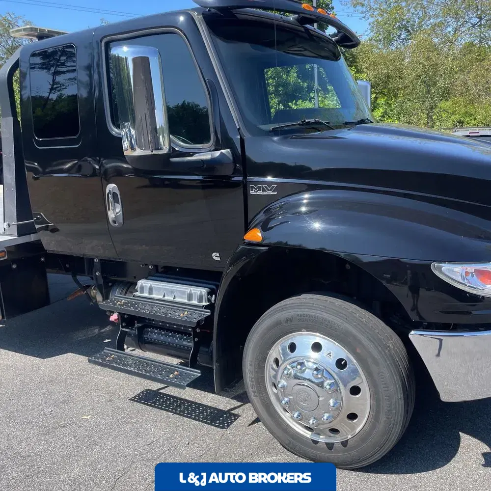 2021 International Commercial MV607 CA61-187 CONV CAB SBA TRUCK 4X2 6.7L
