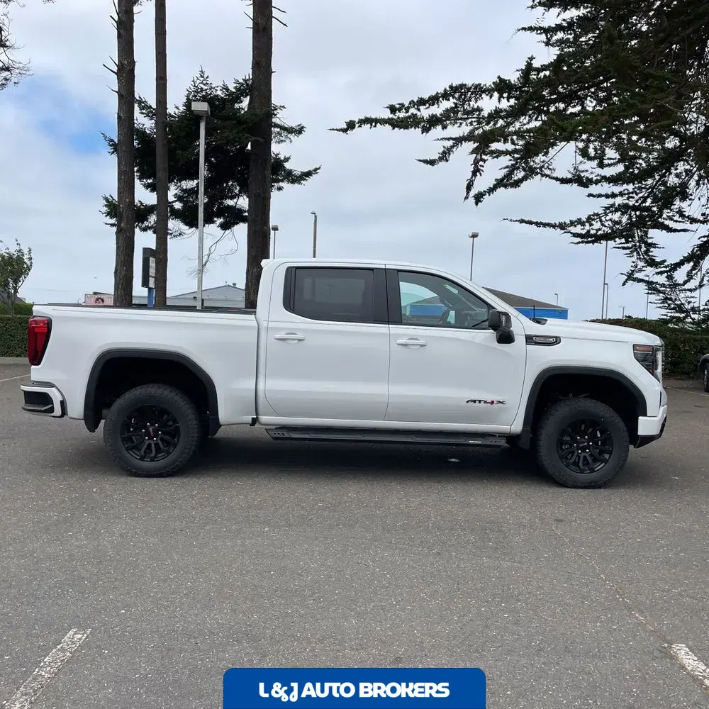 2023 GMC Sierra 1500 AT4X