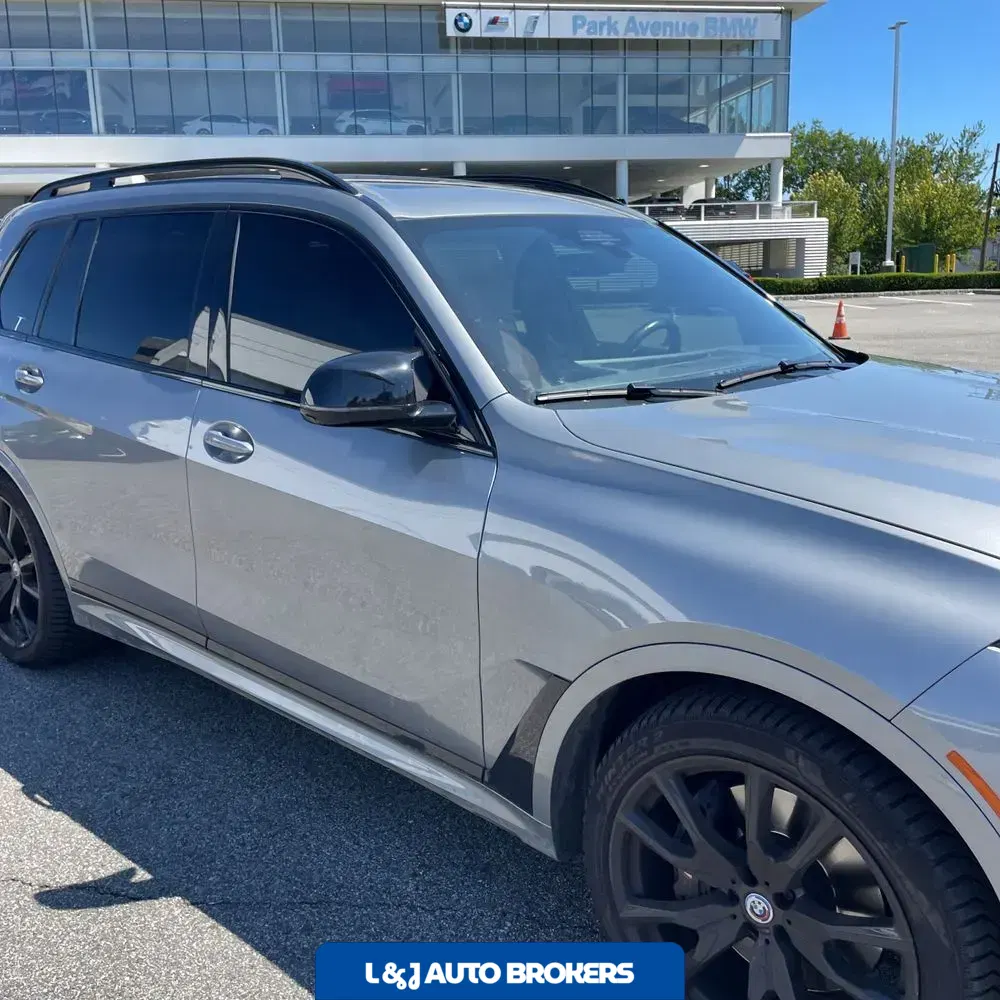 2023 BMW X7 M60i