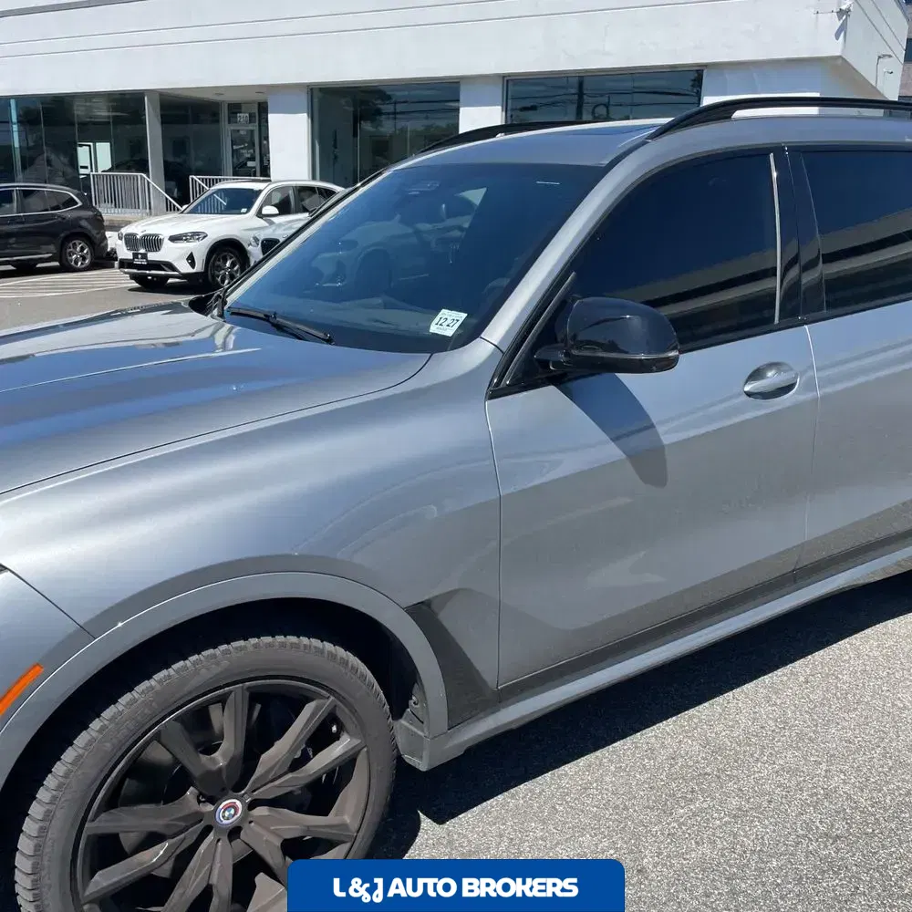 2023 BMW X7 M60i