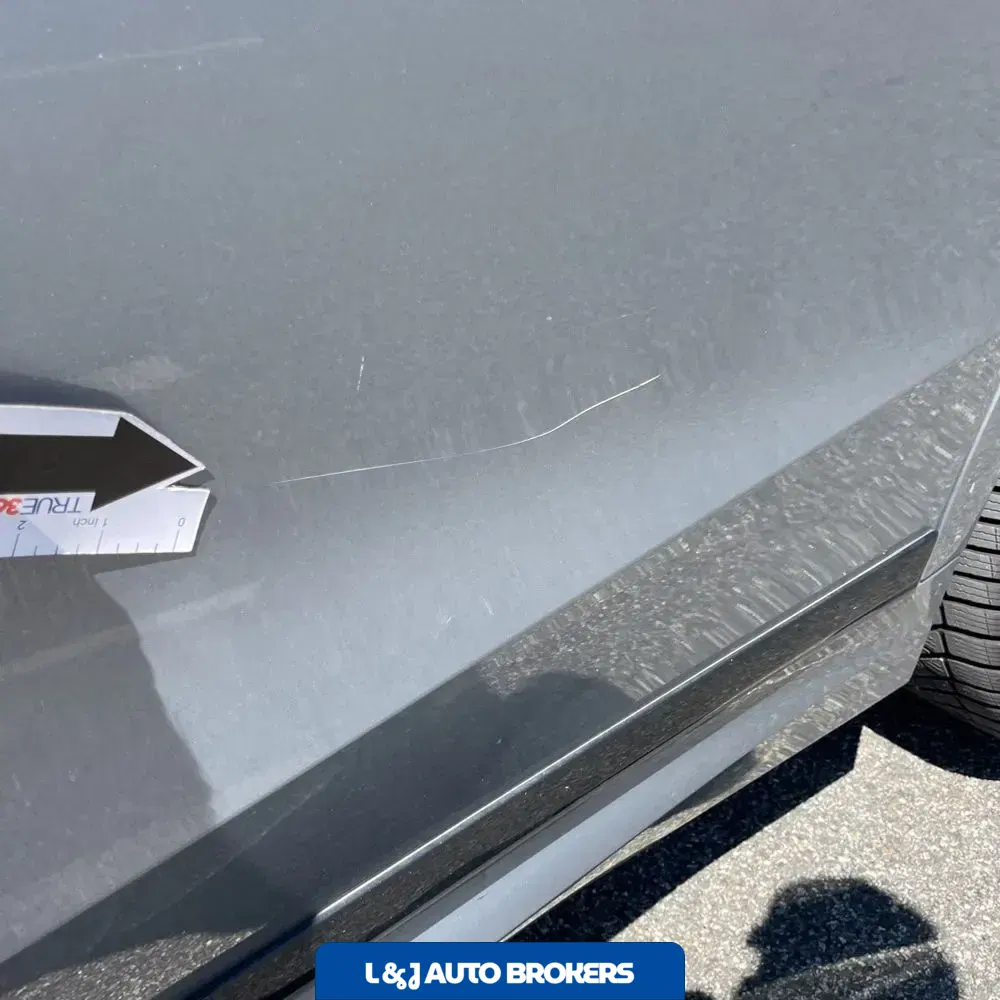 2023 BMW X7 M60i