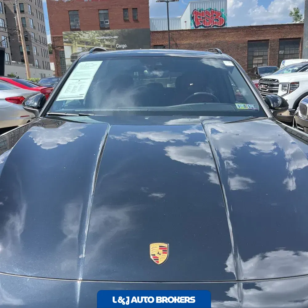 2024 Porsche Cayenne Base
