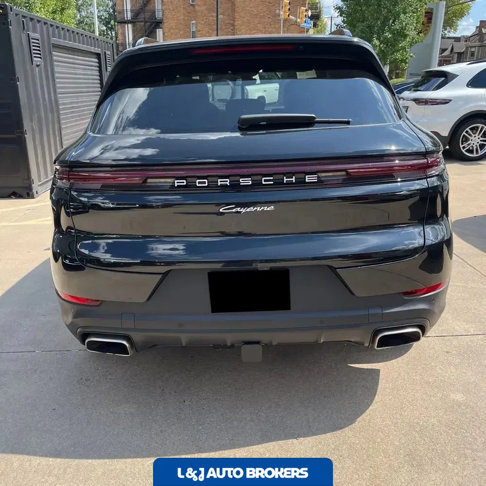 2024 Porsche Cayenne Base