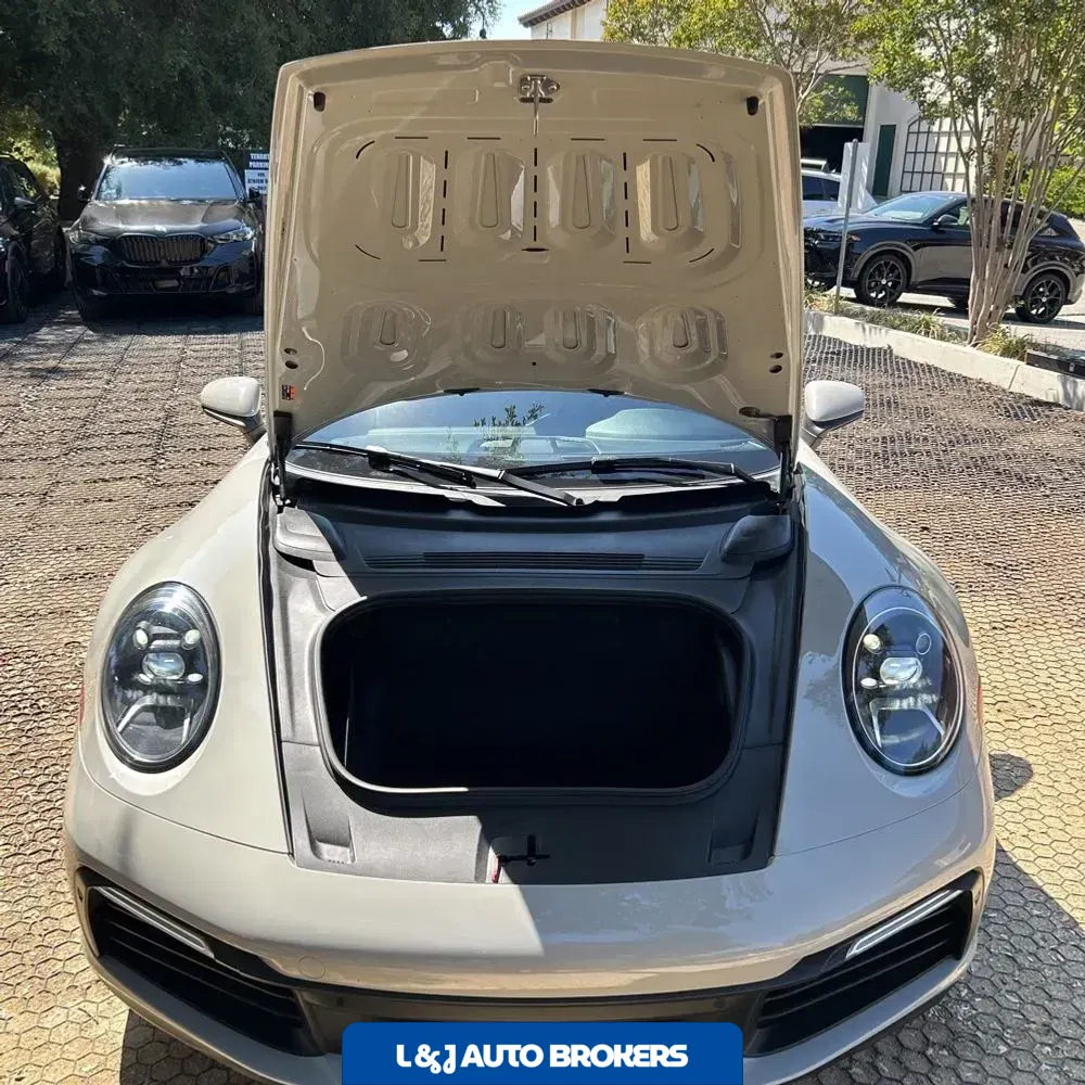 2021 Porsche 911 Carrera