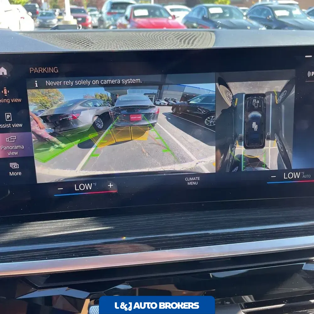2023 BMW X7 M60i