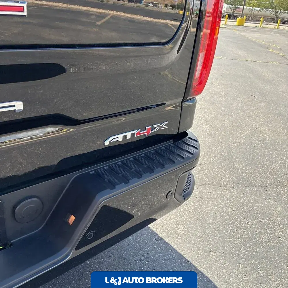 2024 GMC Sierra 1500 AT4X