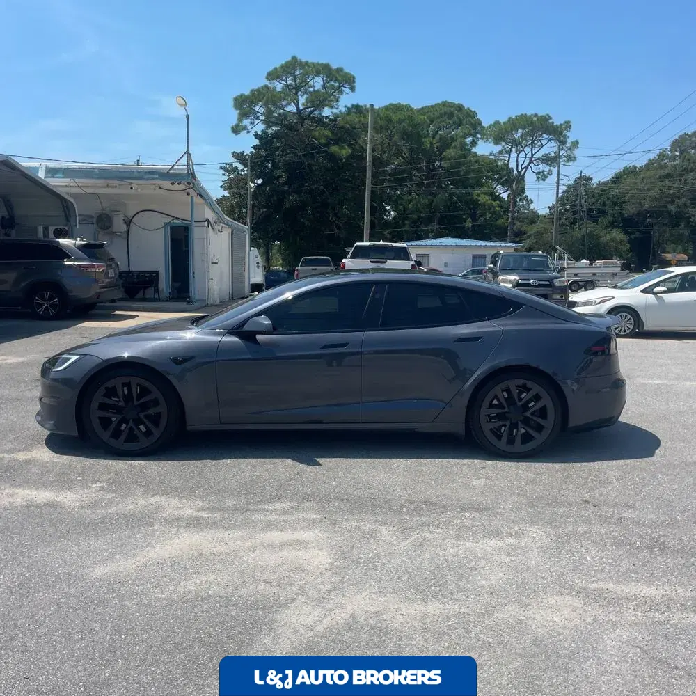 2022 Tesla Model S Plaid