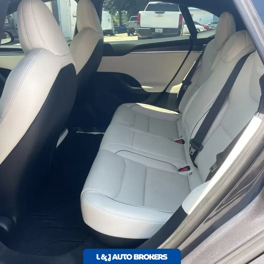 2022 Tesla Model S Plaid