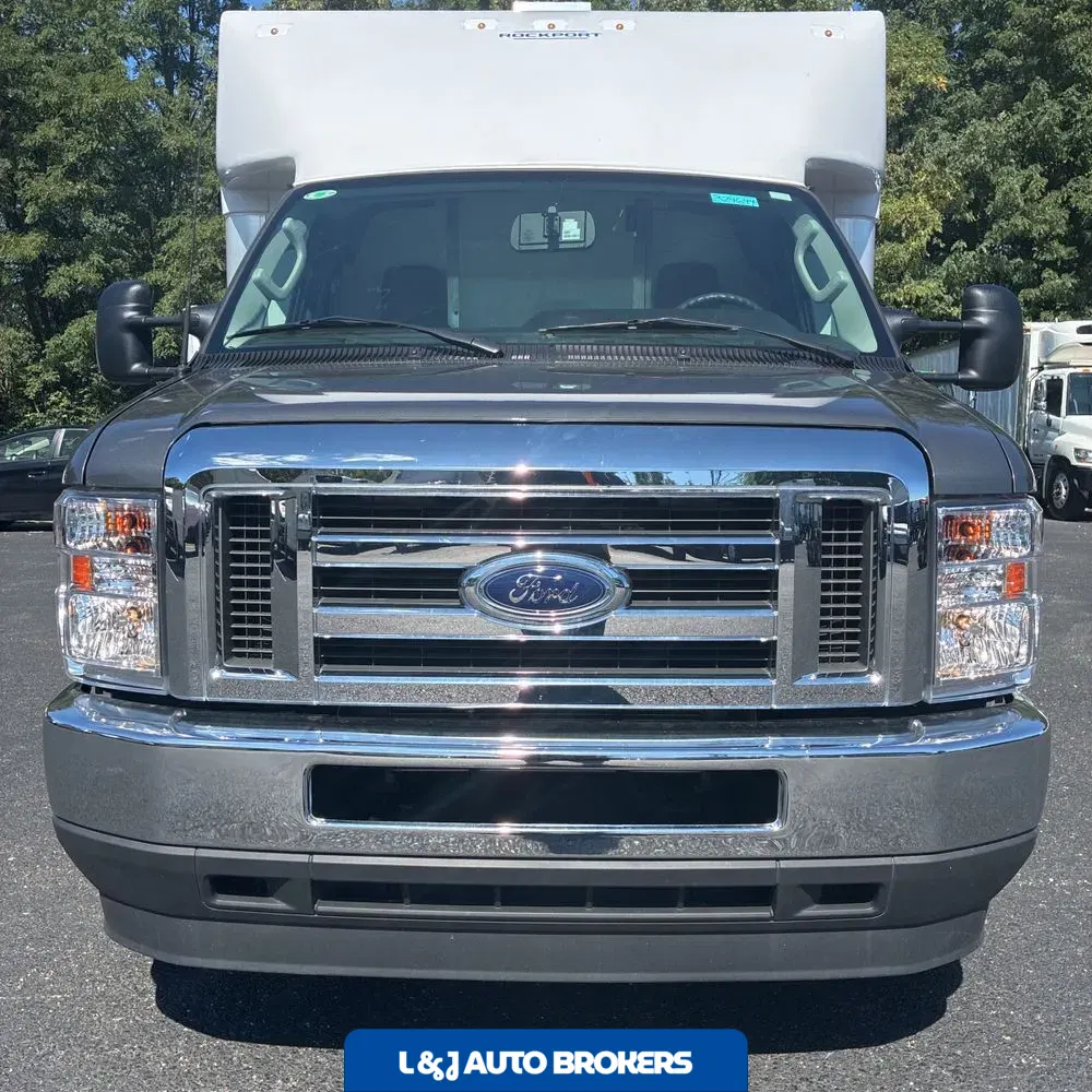 2025 Ford Commercial Vans E450