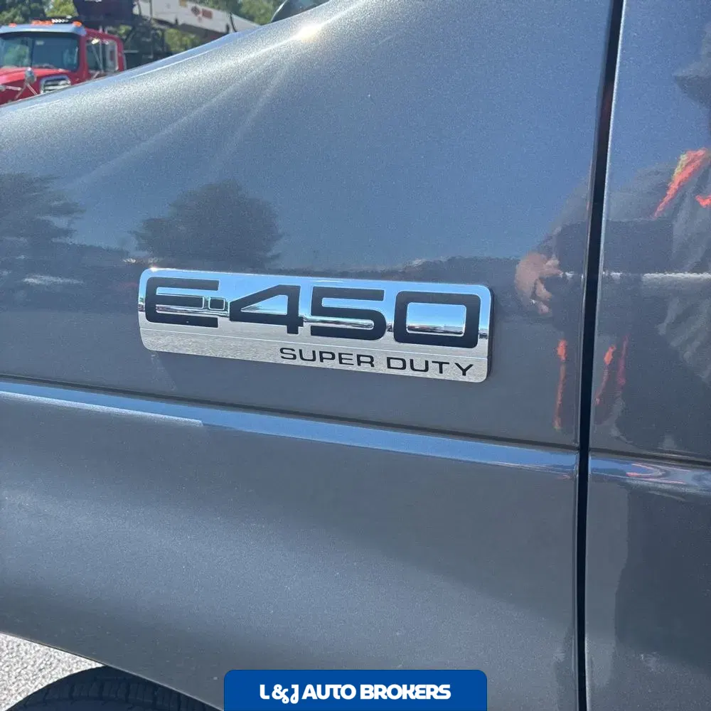 2025 Ford Commercial Vans E450