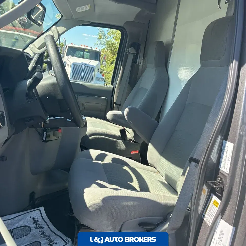 2025 Ford Commercial Vans E450