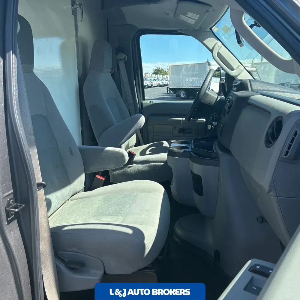 2025 Ford Commercial Vans E450