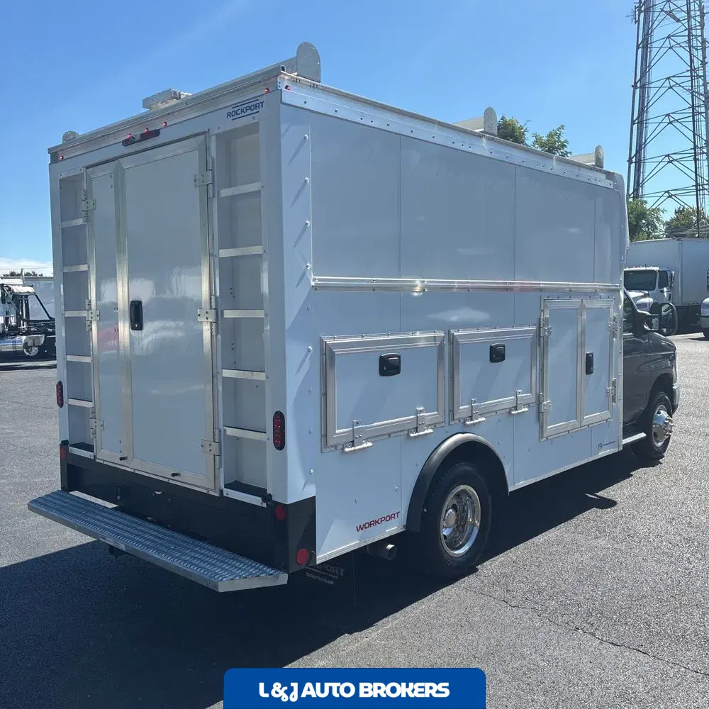 2025 Ford Commercial Vans E450