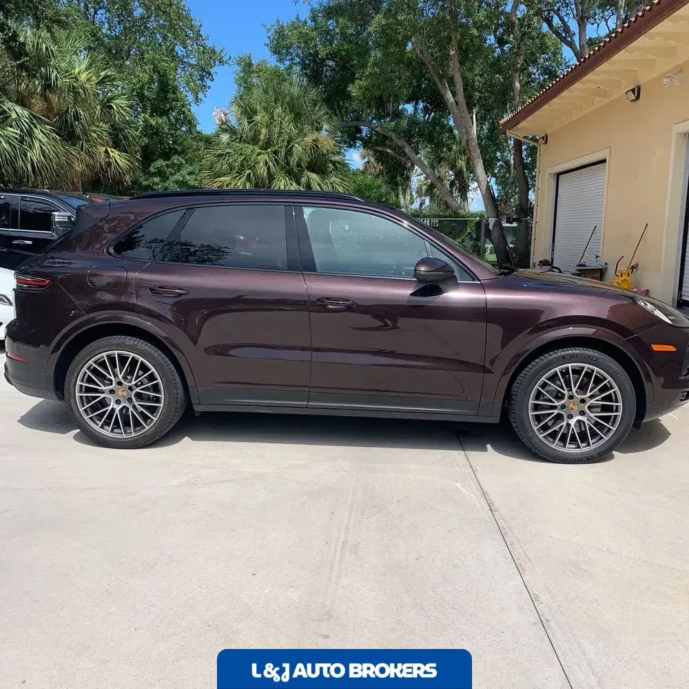 2022 Porsche Cayenne S Platinum Edition