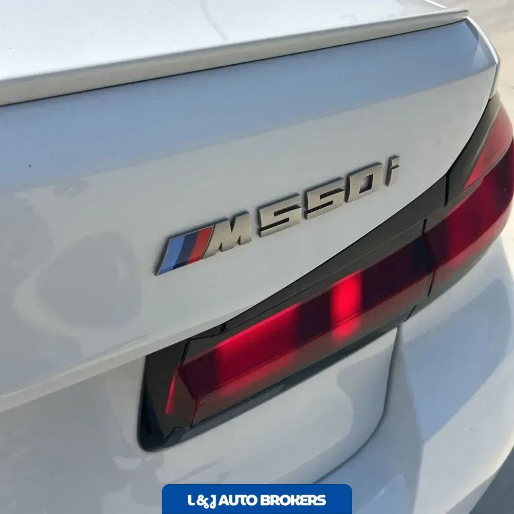 2021 BMW 5-Series M550xi
