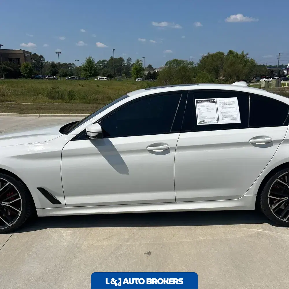 2021 BMW 5-Series M550xi