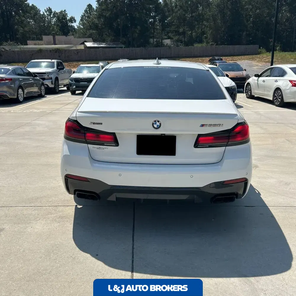 2021 BMW 5-Series M550xi