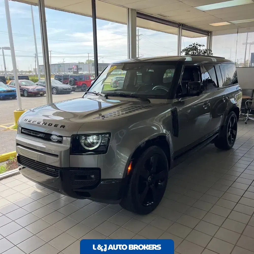2023 Land Rover Defender 130 X-Dynamic SE