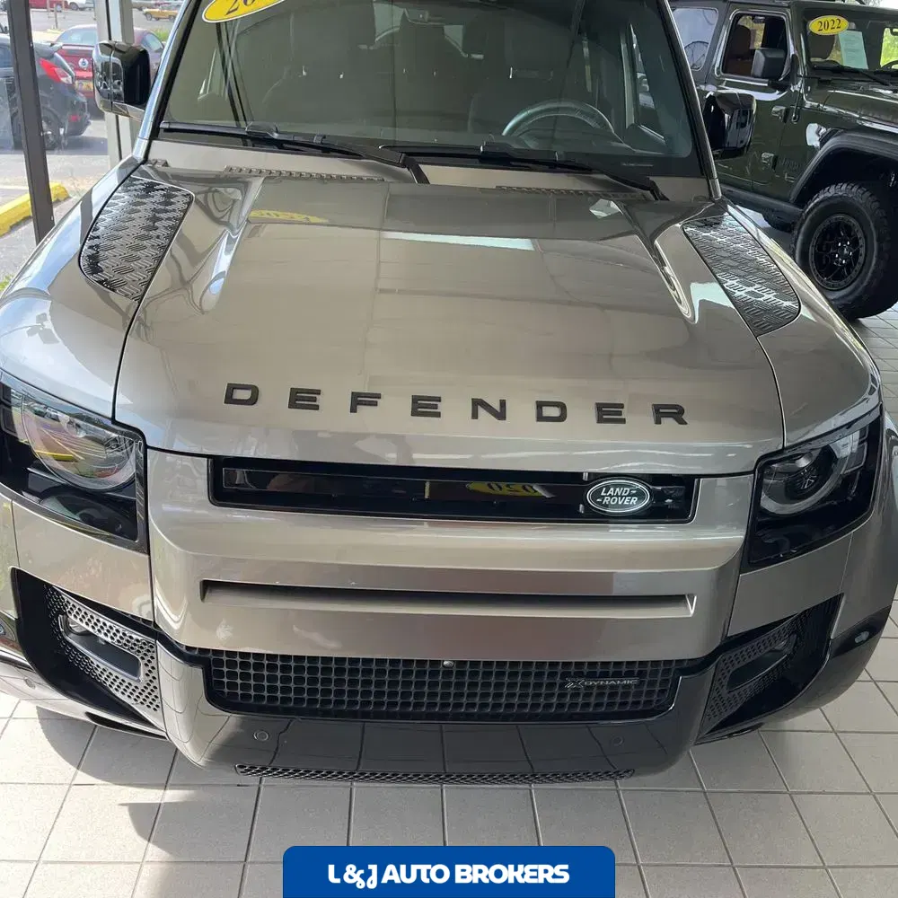 2023 Land Rover Defender 130 X-Dynamic SE