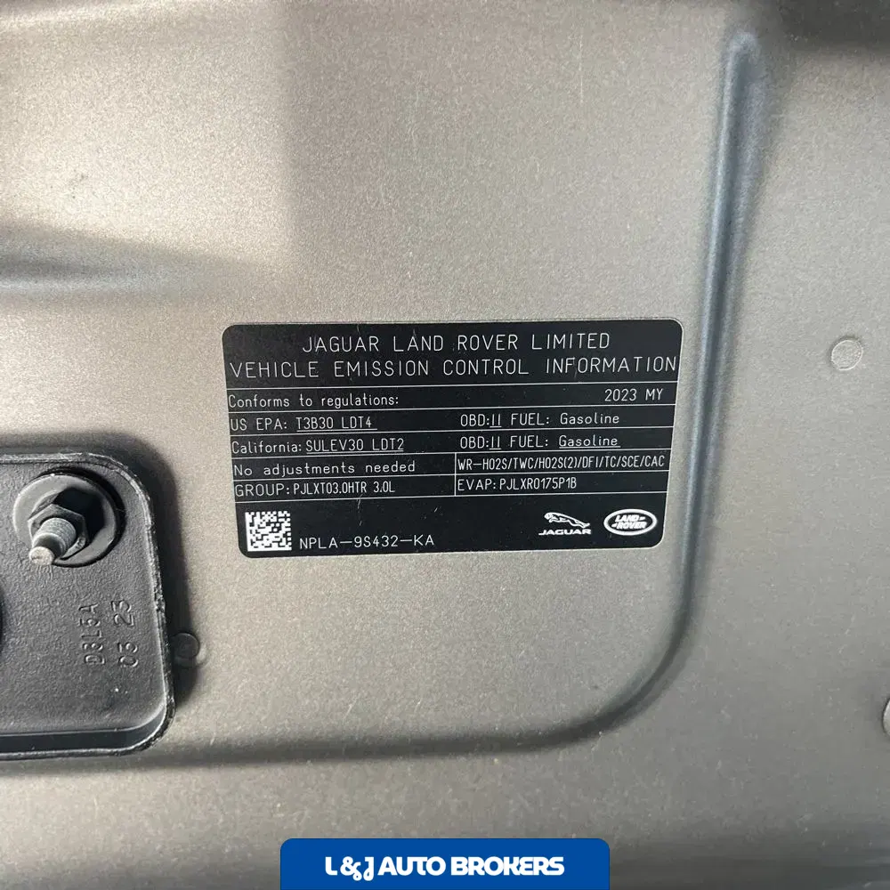 2023 Land Rover Defender 130 X-Dynamic SE