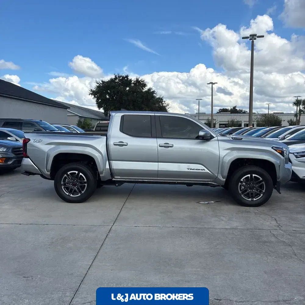 2025 Toyota Tacoma TRD Sport HV