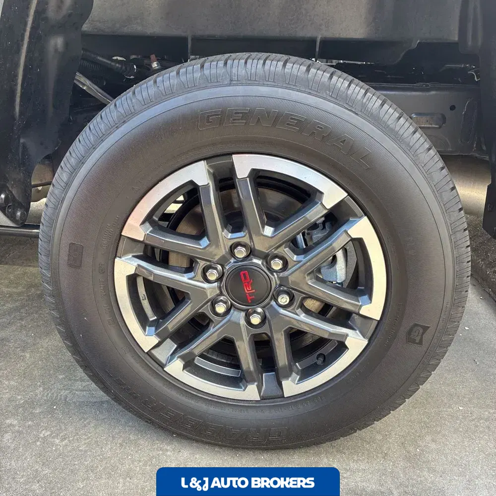 2025 Toyota Tacoma TRD Sport HV