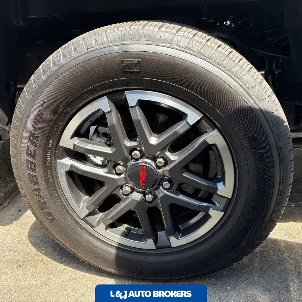 2025 Toyota Tacoma TRD Sport HV