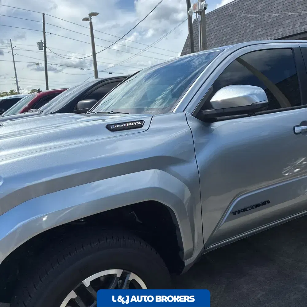 2025 Toyota Tacoma TRD Sport HV