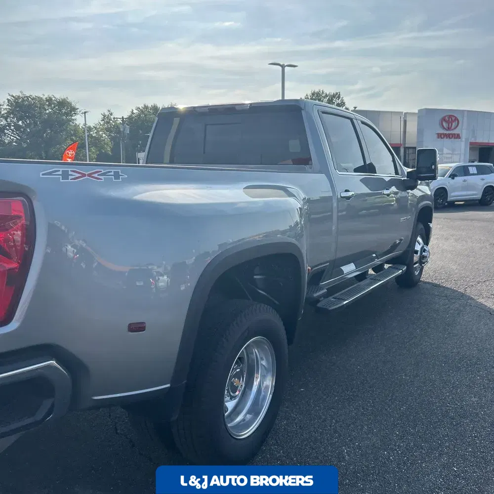 2025 Chevrolet Silverado 3500HD LTZ
