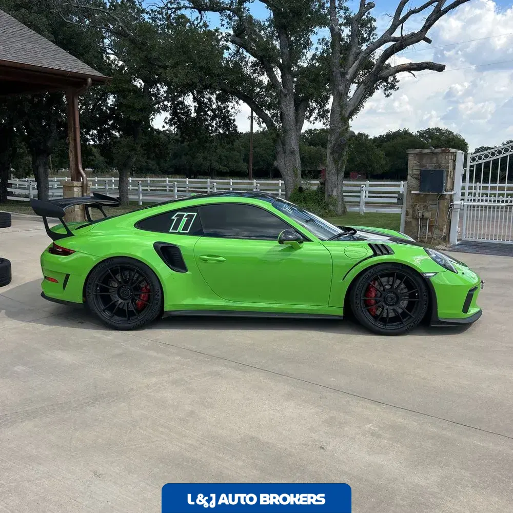 2019 Porsche 911 Carrera