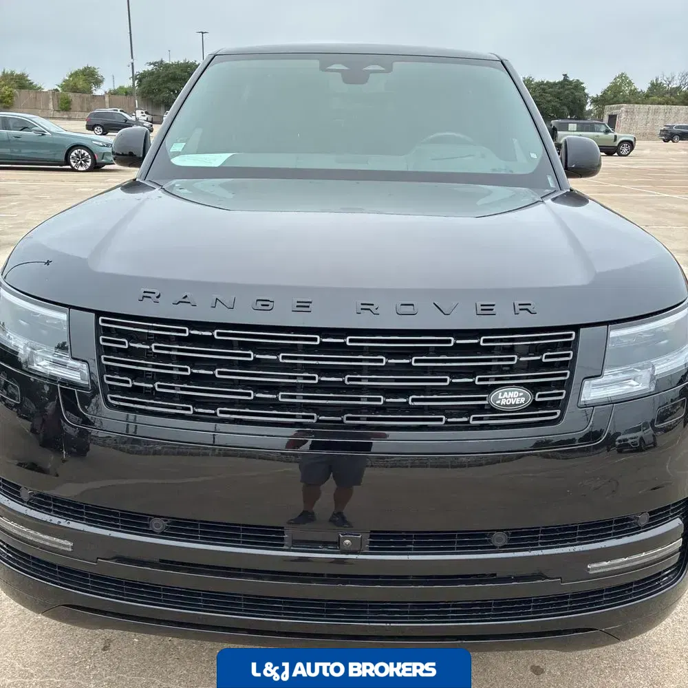 2025 Land Rover Range Rover SE P530