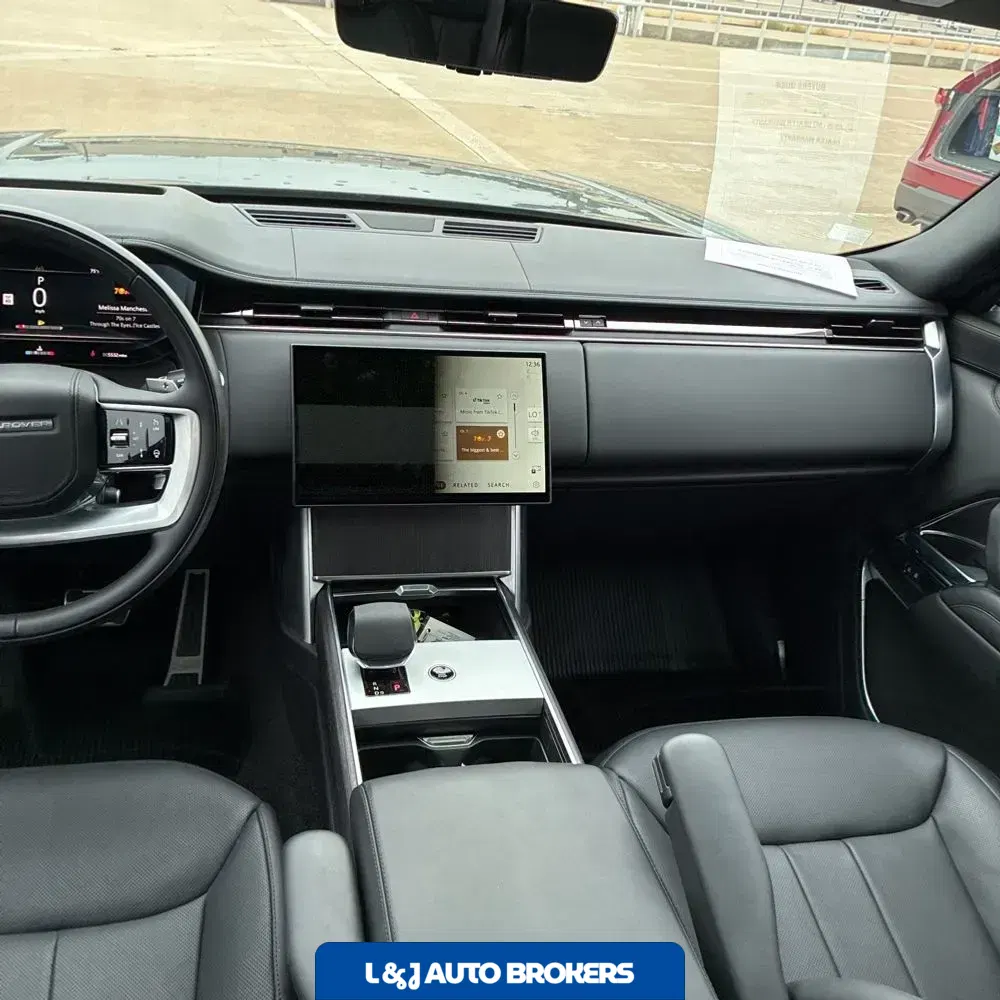 2025 Land Rover Range Rover SE P530
