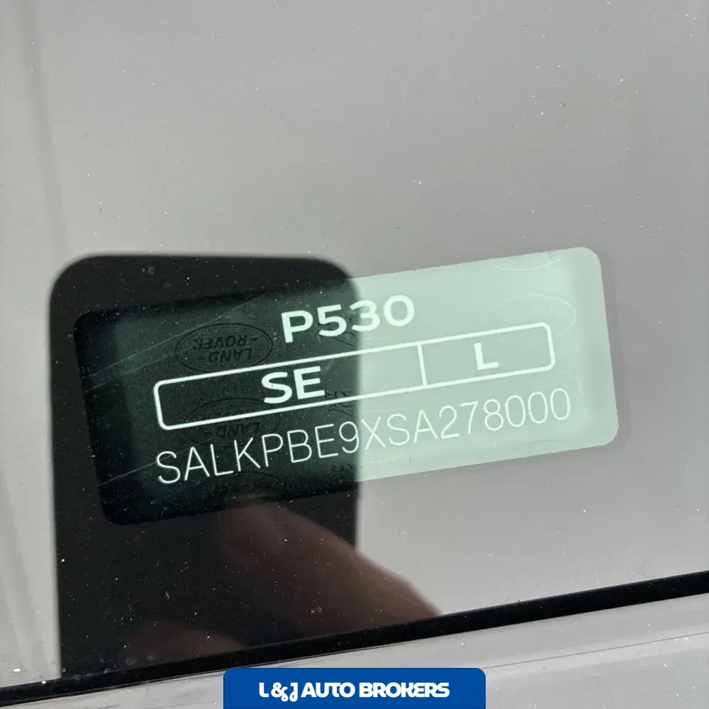 2025 Land Rover Range Rover SE P530