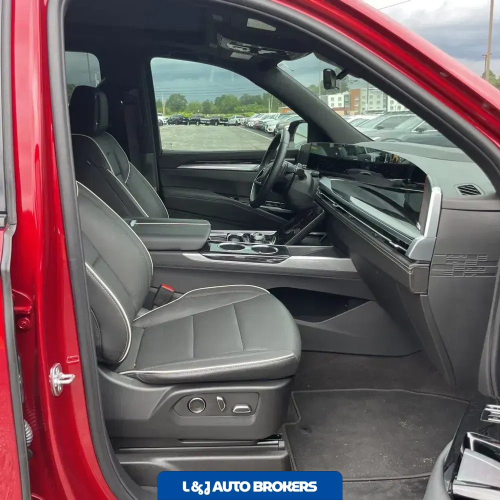 2025 Cadillac Escalade ESV Sport