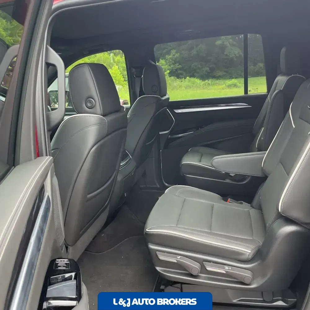 2025 Cadillac Escalade ESV Sport