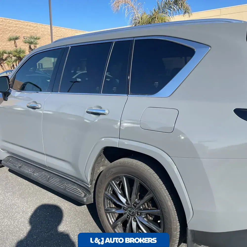 2023 Lexus LX 600 F SPORT Handling