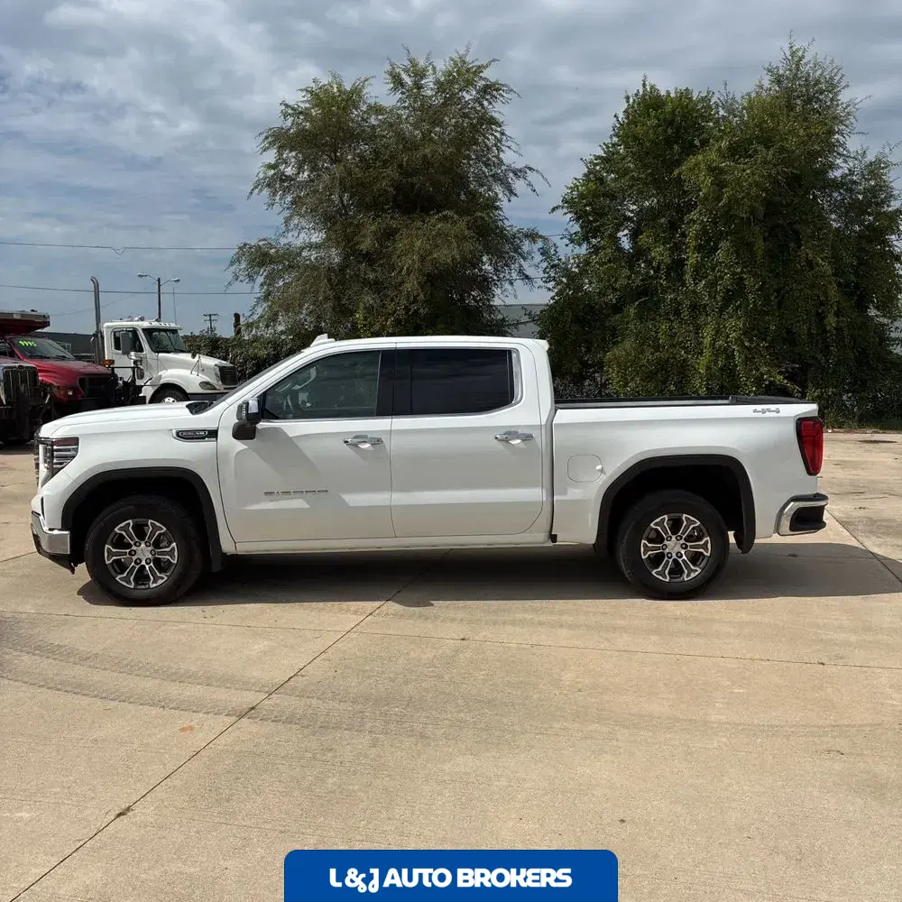 2025 GMC Sierra 1500 SLT