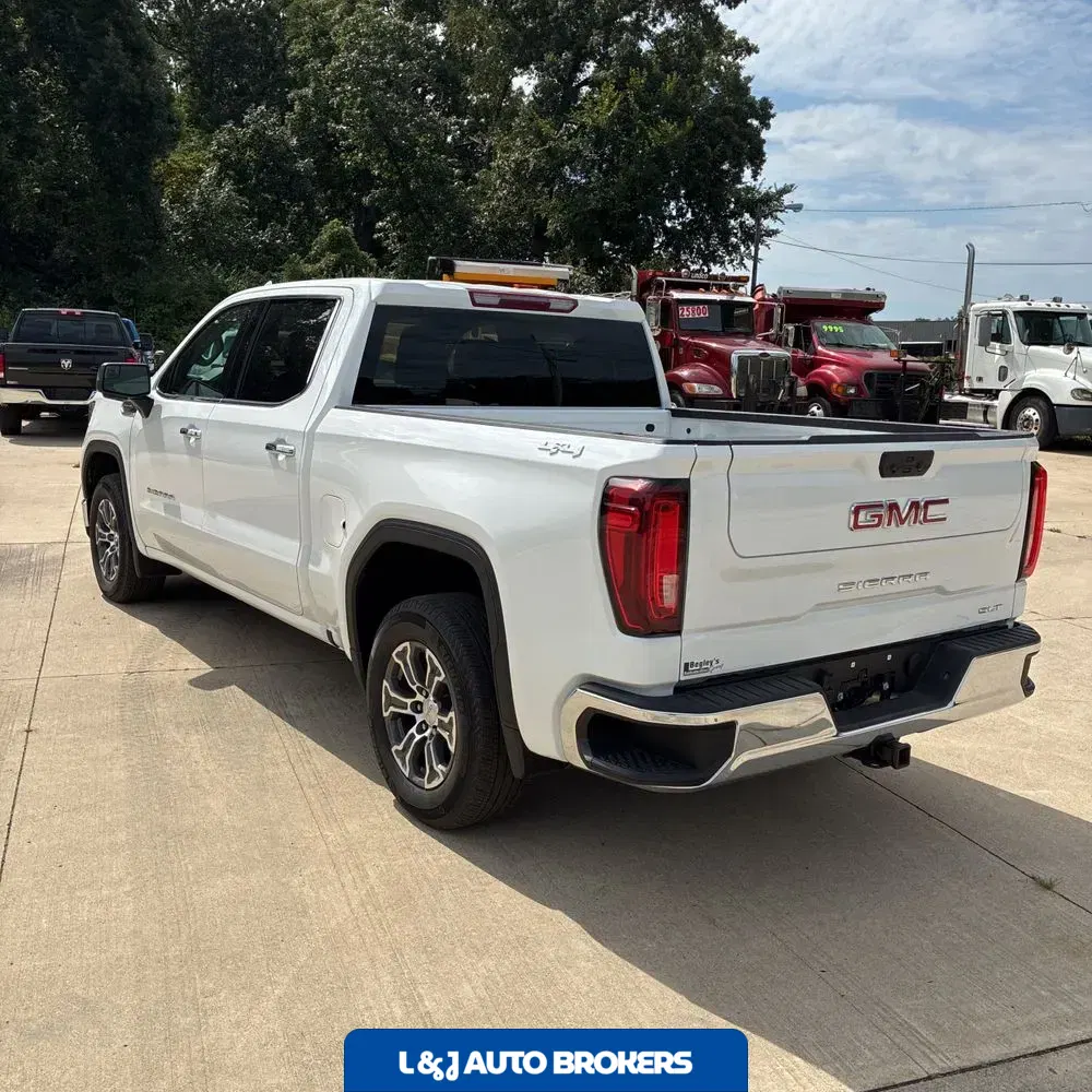 2025 GMC Sierra 1500 SLT