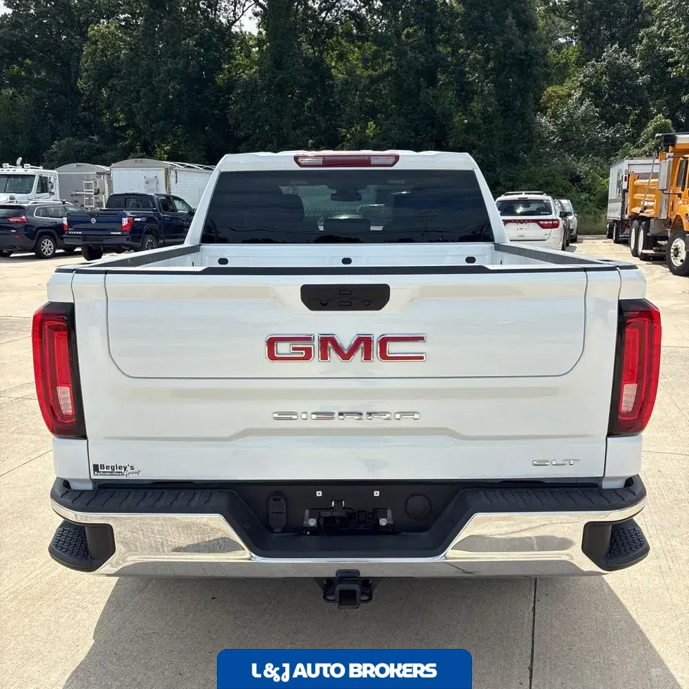 2025 GMC Sierra 1500 SLT