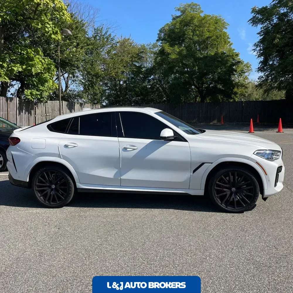 2023 BMW X6 M50i
