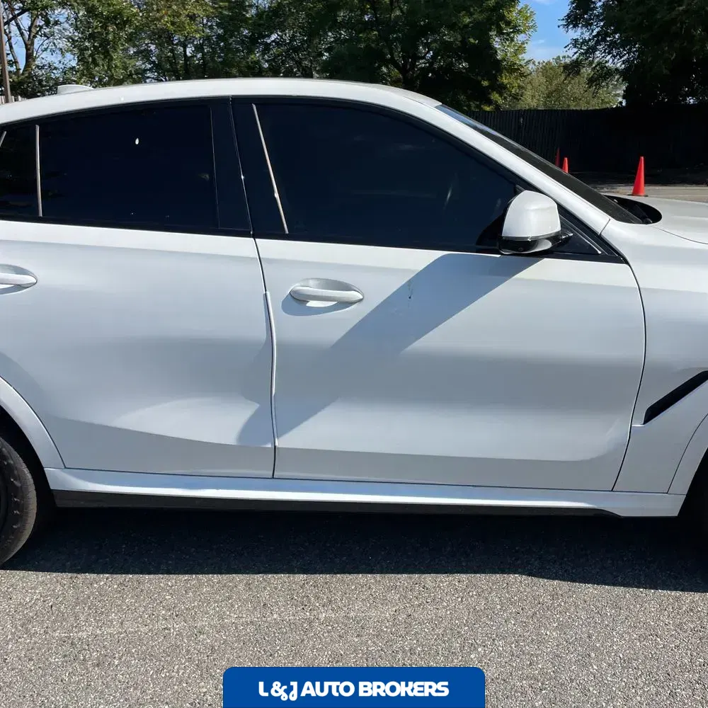 2023 BMW X6 M50i