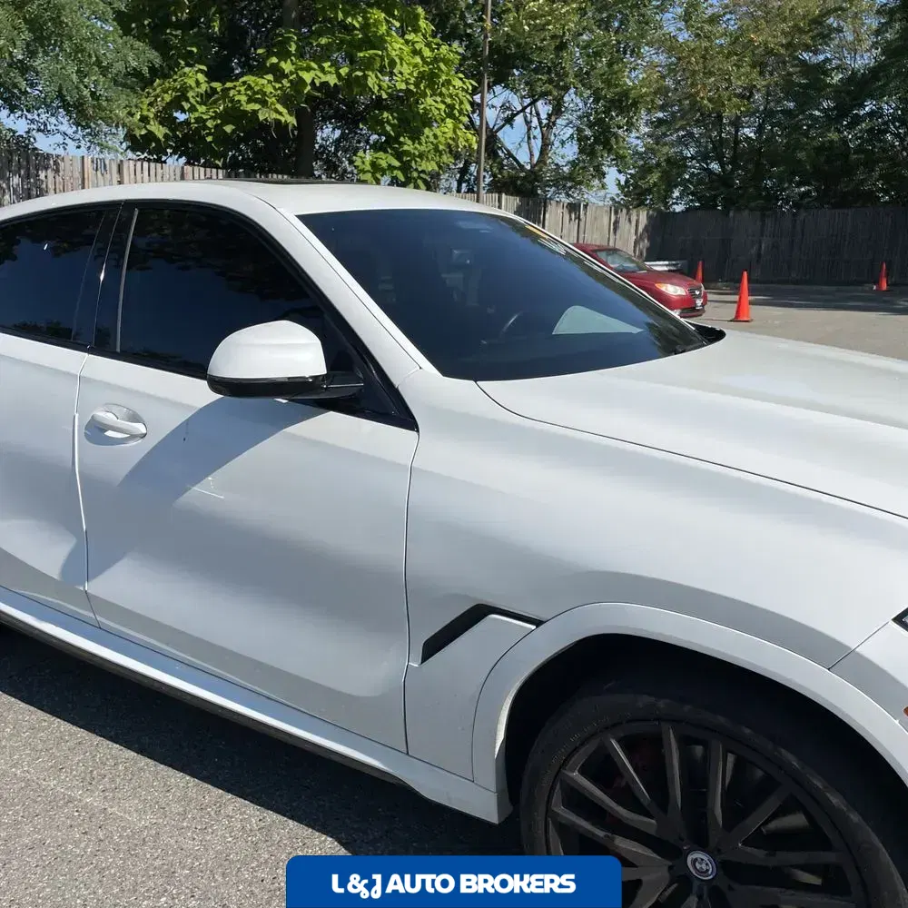 2023 BMW X6 M50i