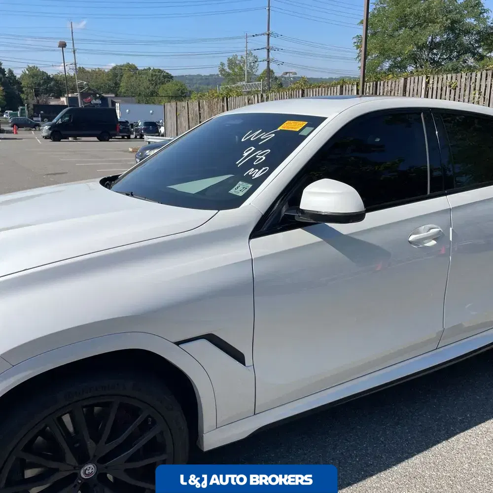 2023 BMW X6 M50i