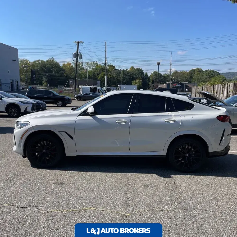 2023 BMW X6 M50i