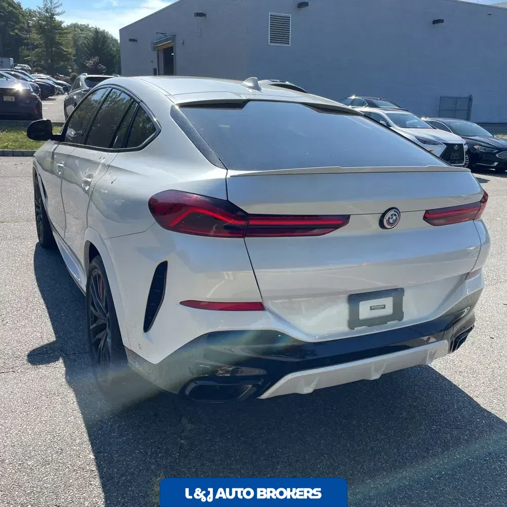2023 BMW X6 M50i