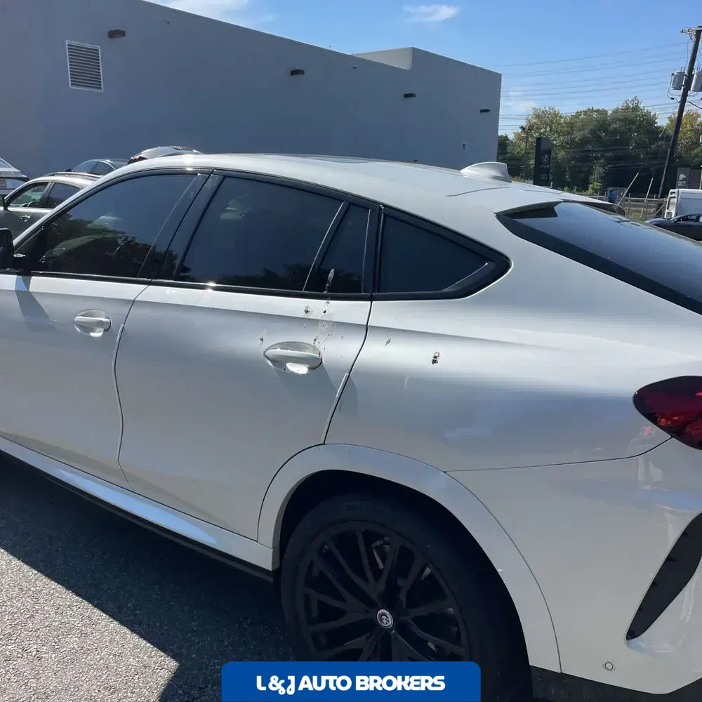 2023 BMW X6 M50i